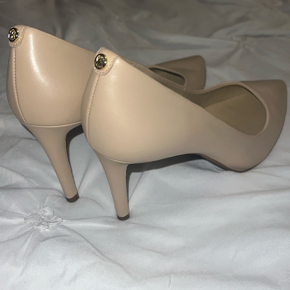 Michael Kors Tan heels